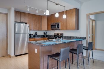 Granite countertops & islands